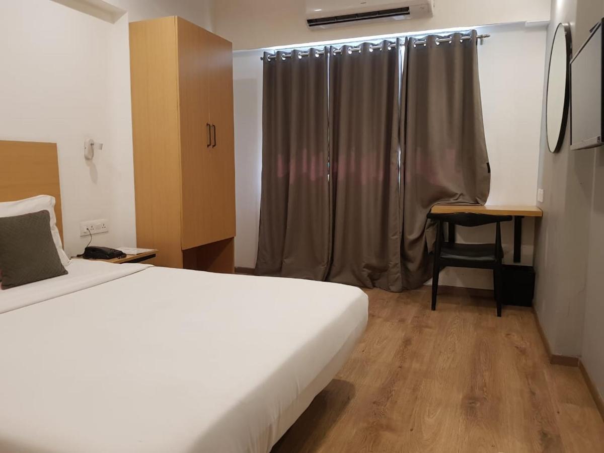 Hotel Unicontinental Mumbai Bagian luar foto