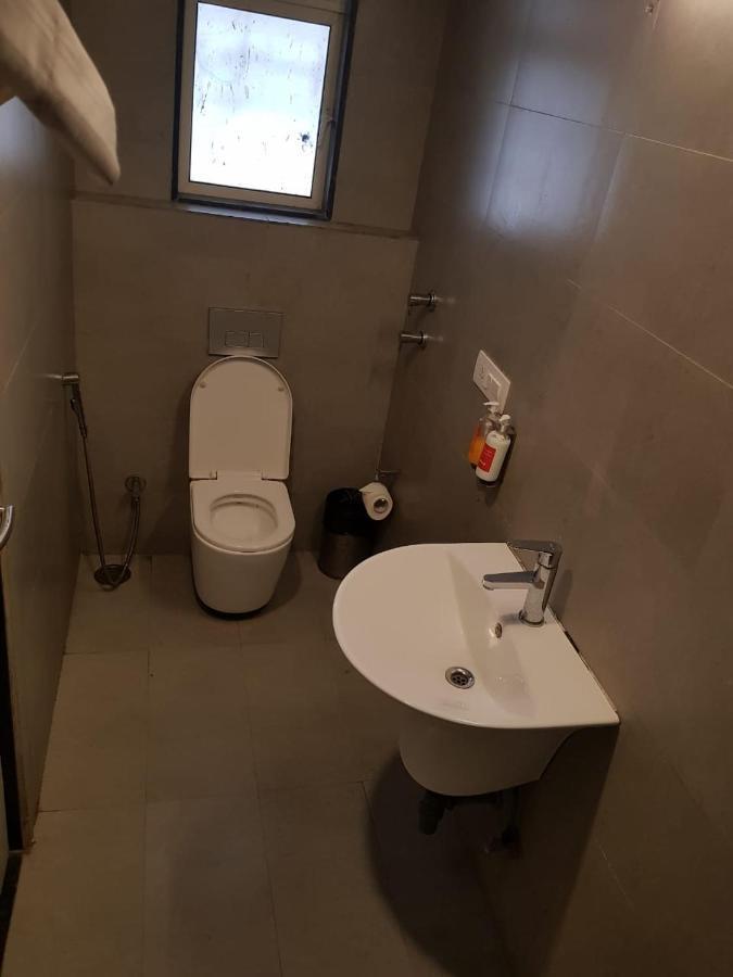 Hotel Unicontinental Mumbai Bagian luar foto