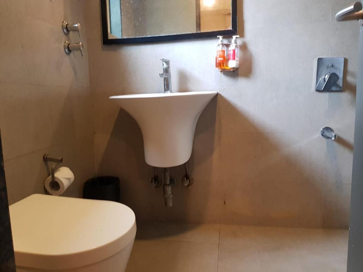 Hotel Unicontinental Mumbai Bagian luar foto